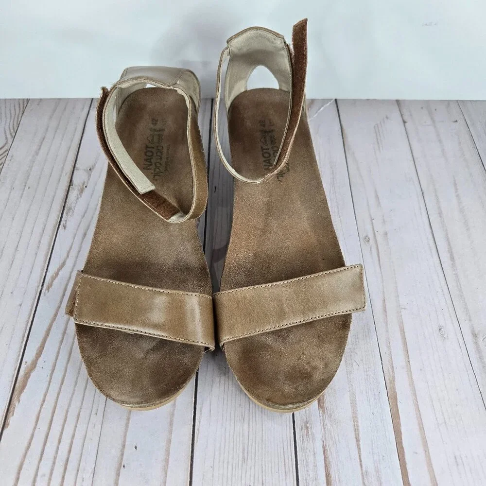 NAOT Mermaid Women’s Tan Leather Wedge Sandals Size 11 Comfort